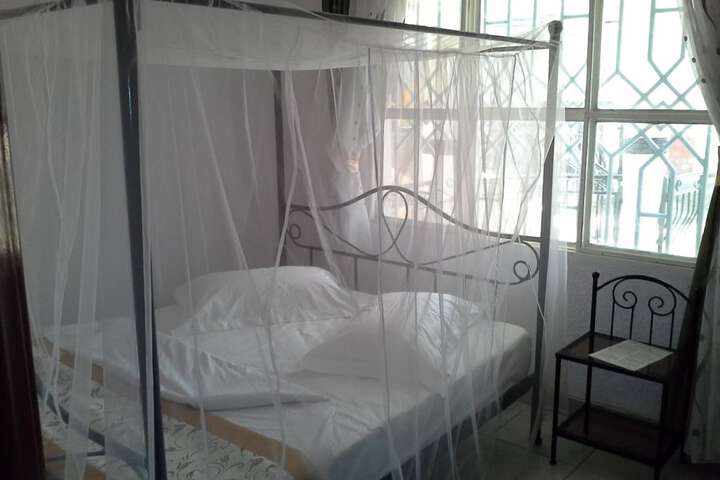 Room 11 of 40