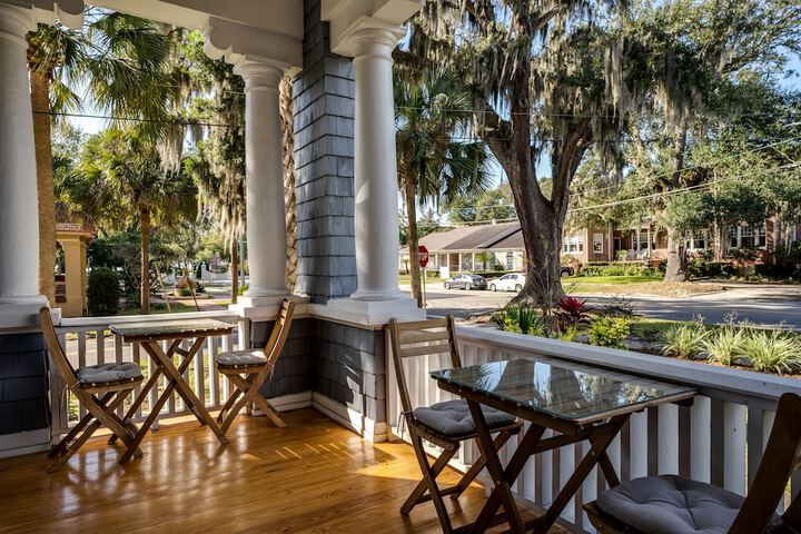 Hotel Exterior 92 of 104