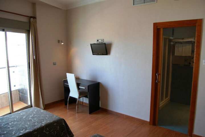 Room 25 of 39