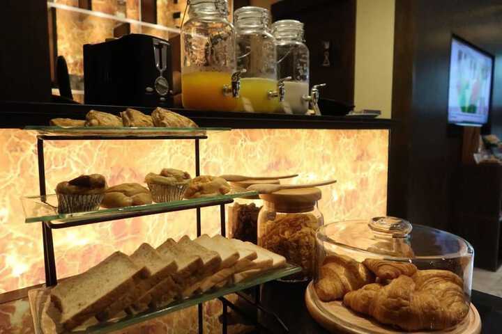 Breakfast/Coffee Service 39 of 44