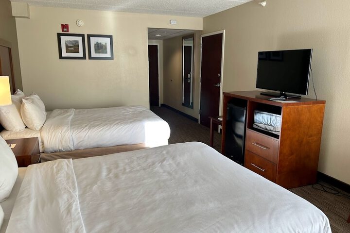 2 Queen Beds (5 of 11)