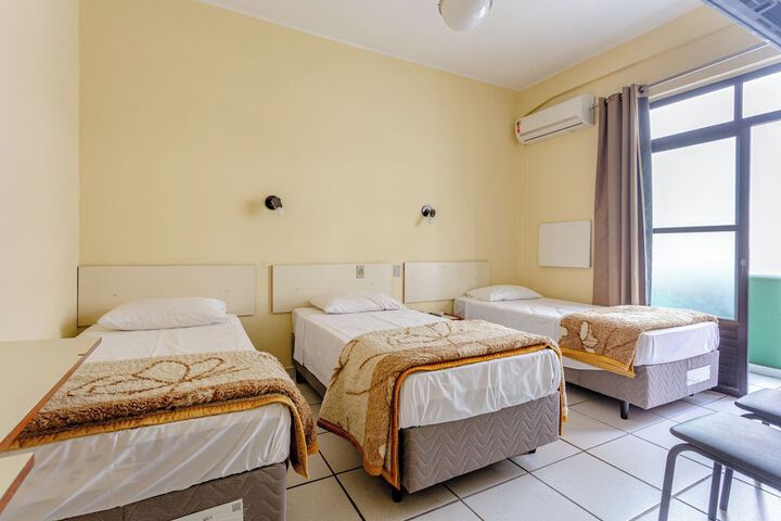 Room 27 of 80