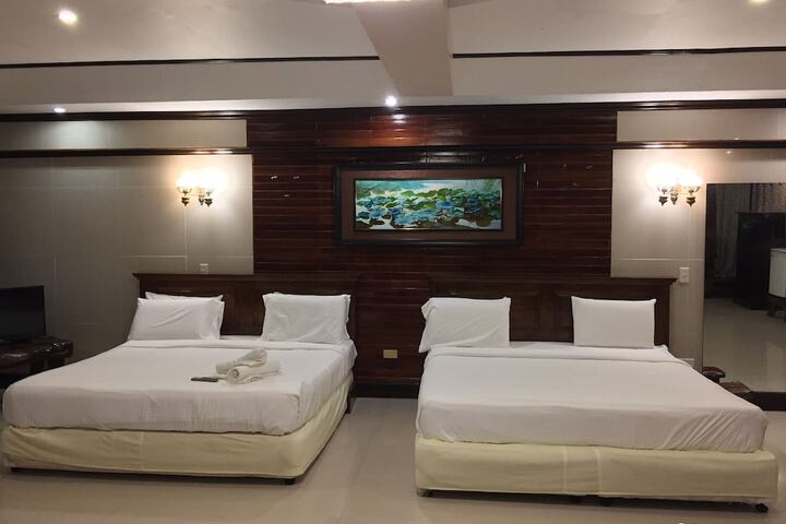 Room 8 of 35