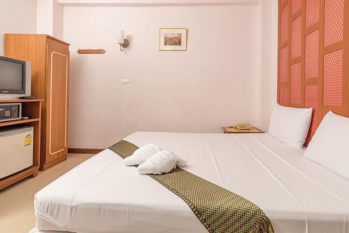 Room 7 of 24