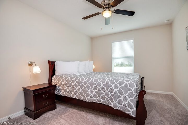 Room 4 of 37