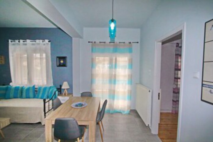 Room 13 of 18