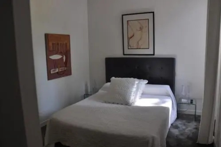 Room 5 of 16