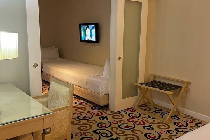 Room 7 of 46