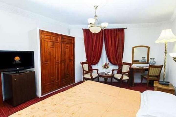 Room 15 of 46