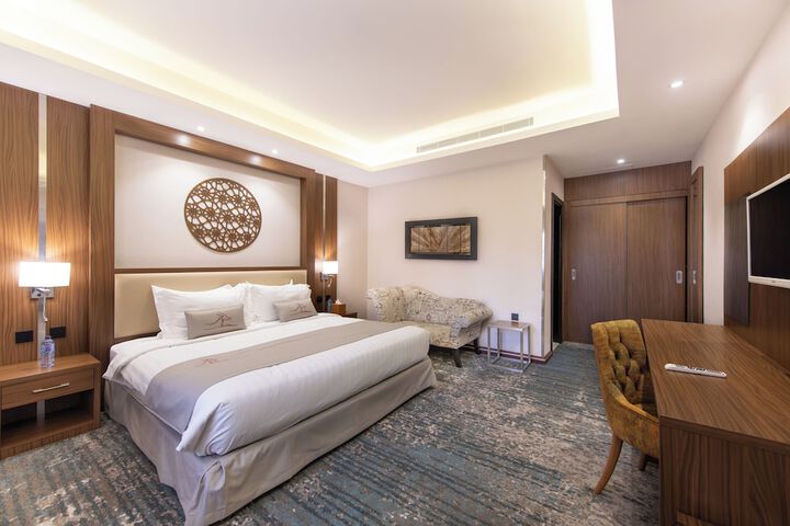 Room 28 of 113