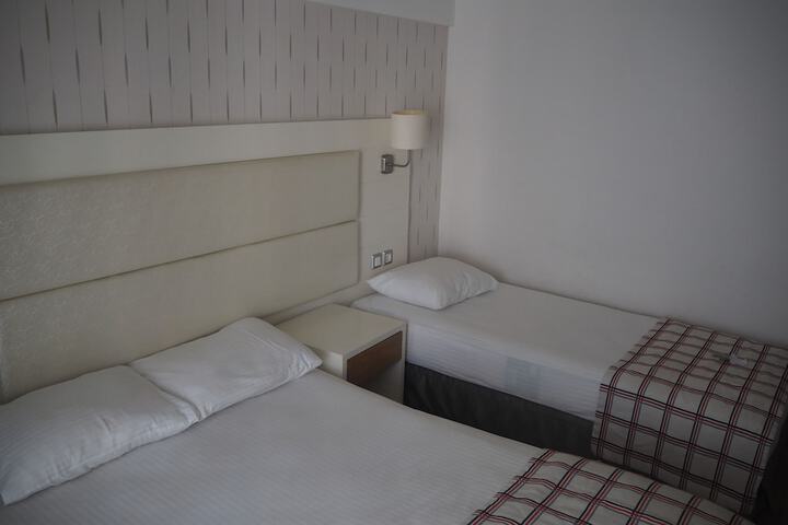 Room 11 of 68
