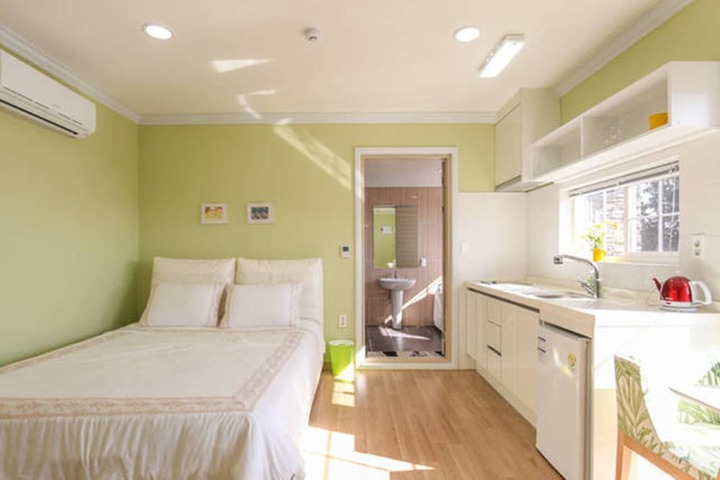 Room 9 of 73