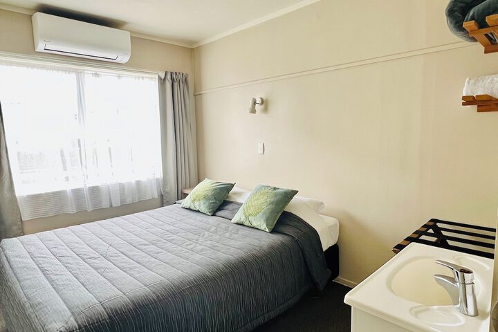 Room 11 of 39