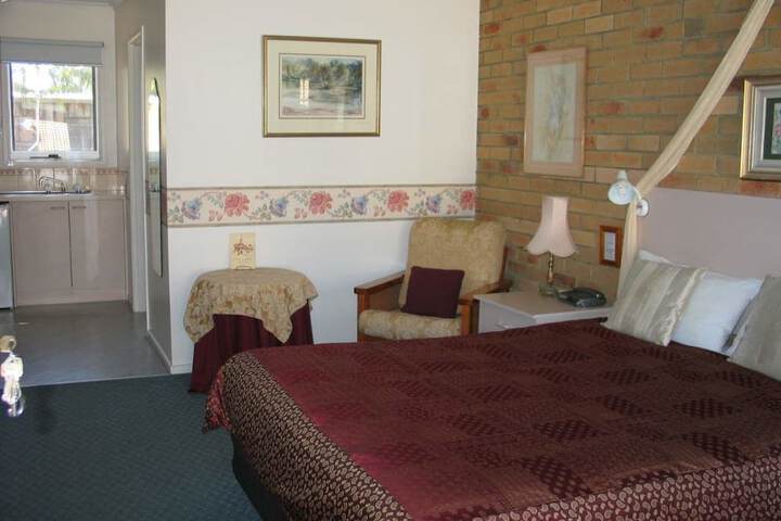 Room 12 of 46