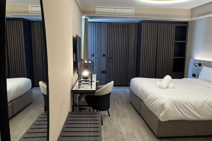 Room 42 of 71