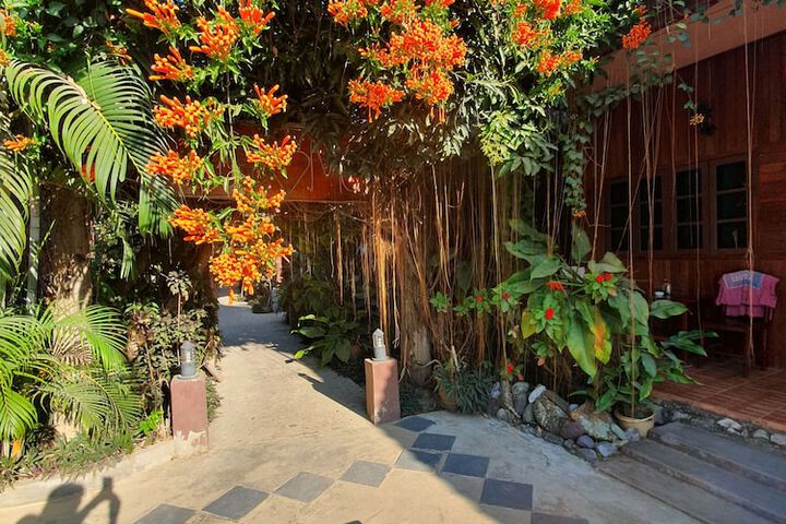 Hotel Exterior 56 of 58