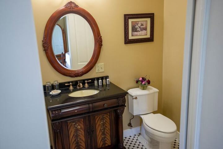 Bathroom sink