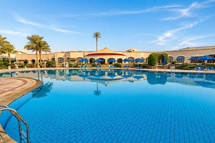 Pool 37 of 126