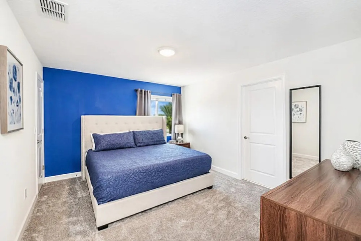 Room 4 of 23