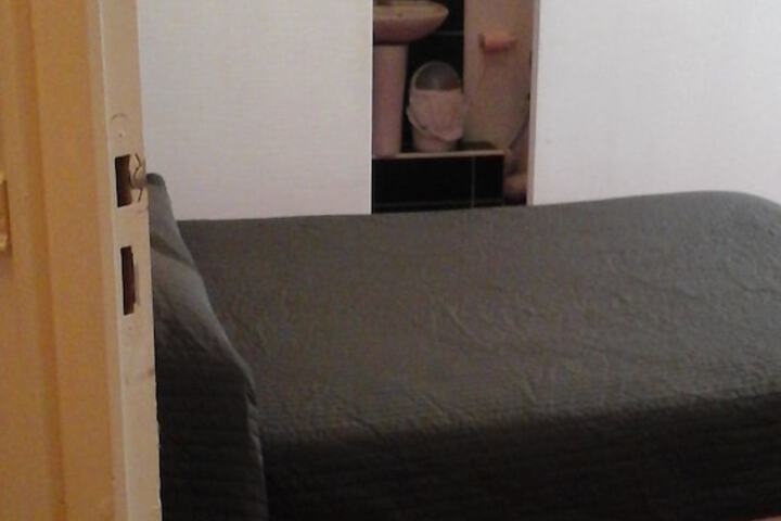 Room 9 of 62