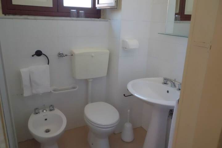 Room 18 of 48
