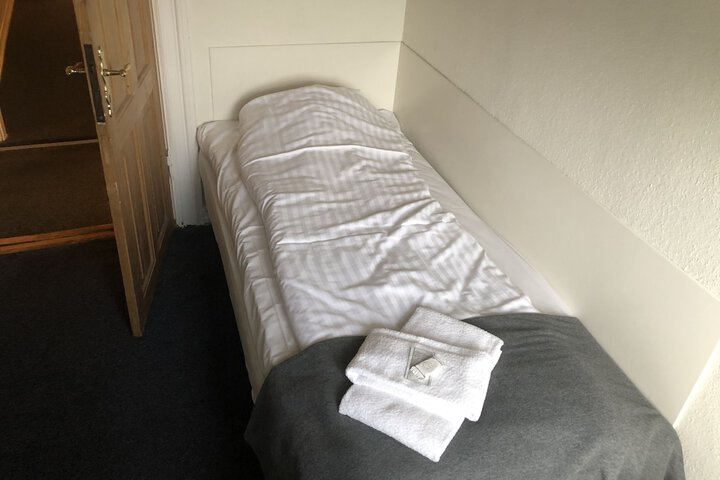 Room 6 of 59