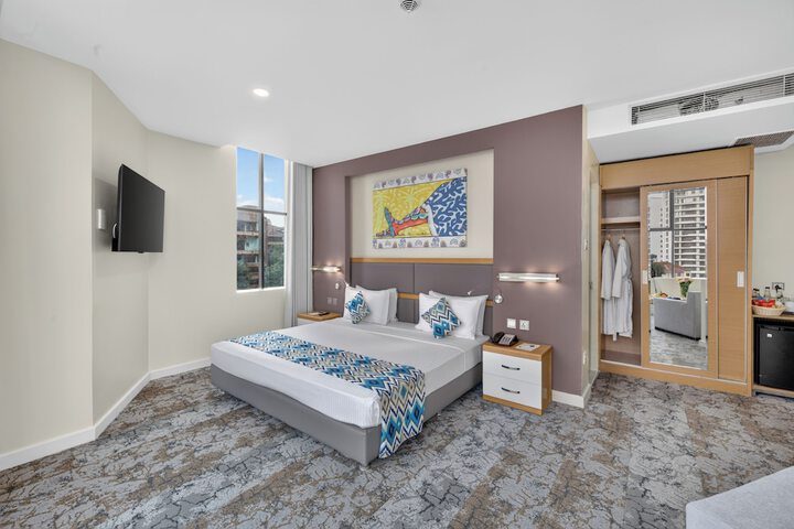 Room 52 of 149