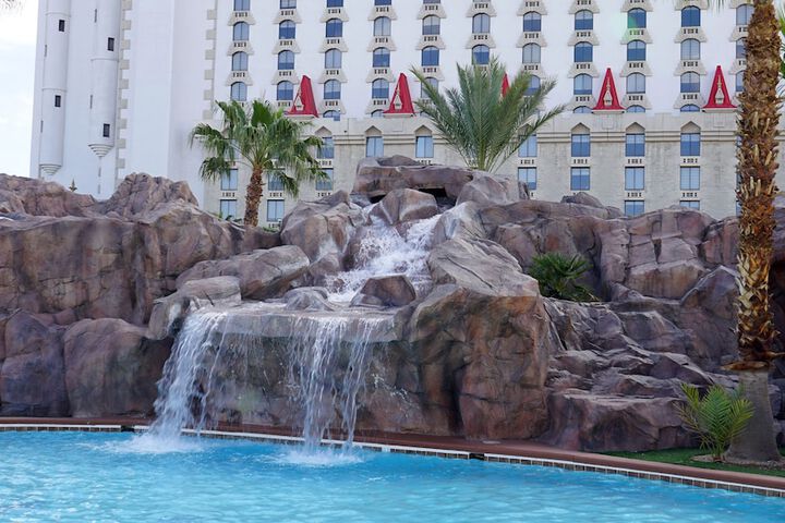 Pool 38 of 64