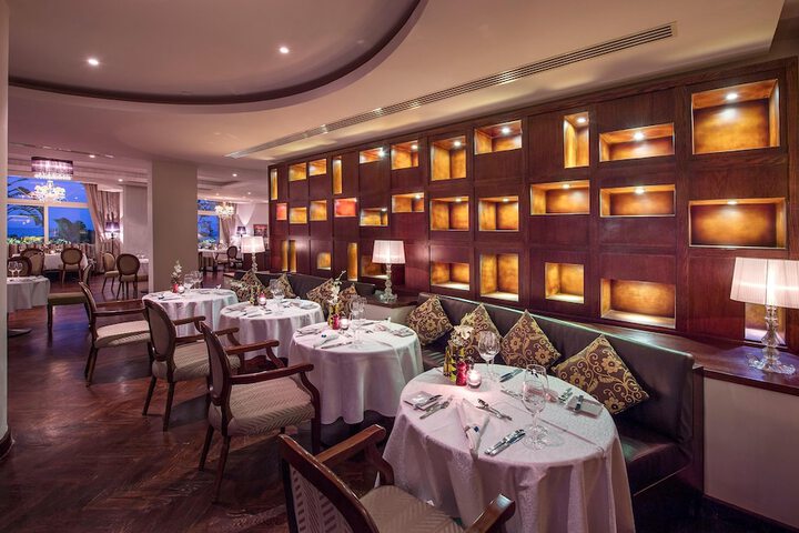 Dining 78 of 105