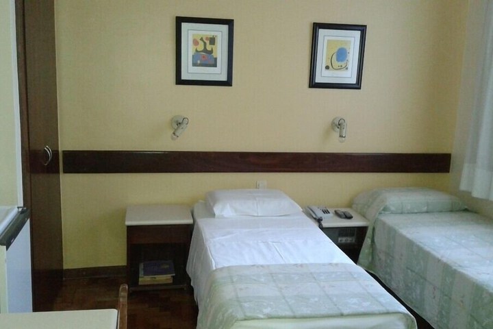 Room 28 of 72