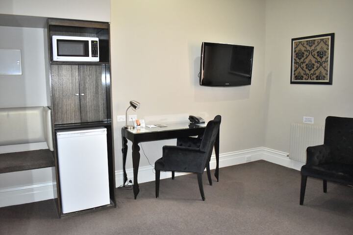 Room 8 of 43