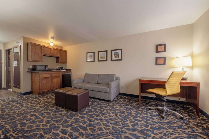 Room 35 of 132