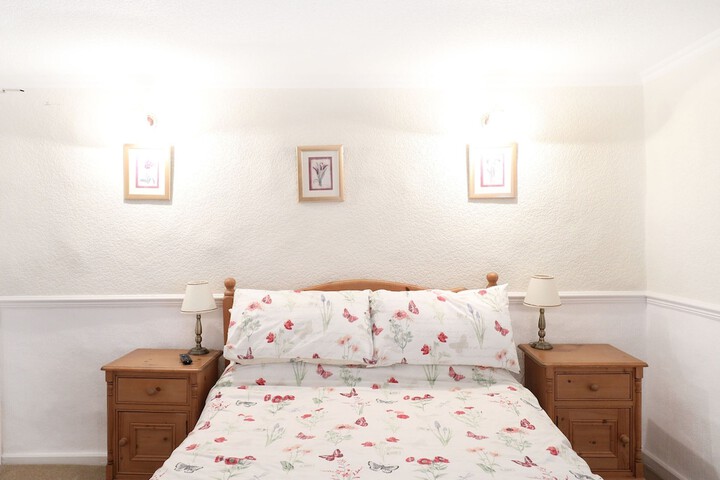 Room 3 of 16