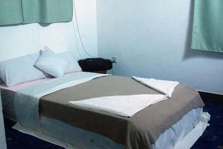 Room 5 of 16