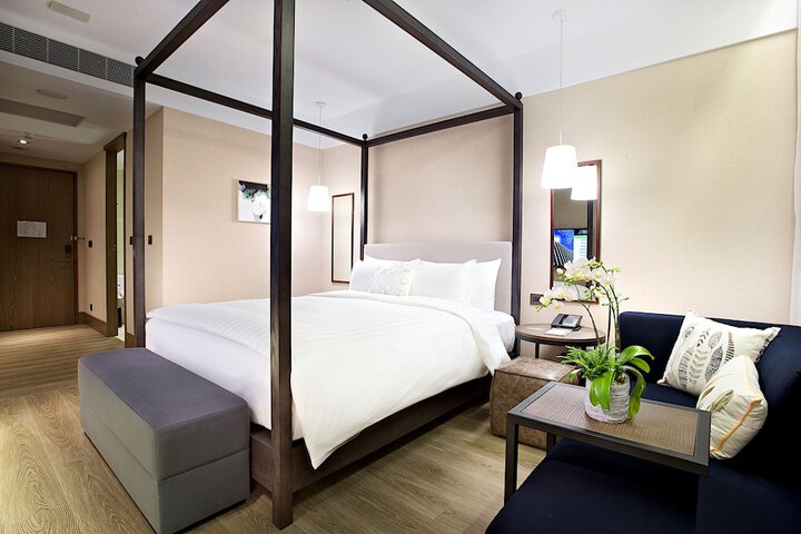 Room 10 of 97