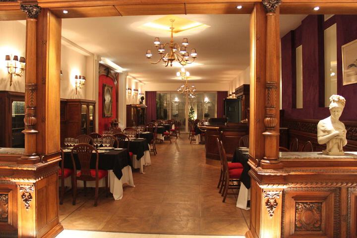 Dining 60 of 81