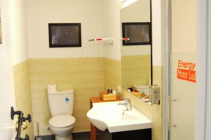 Room 15 of 21