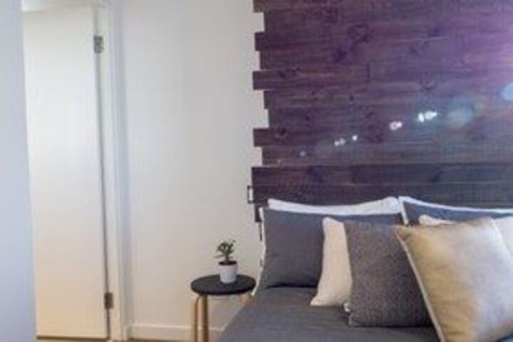 Room 10 of 43