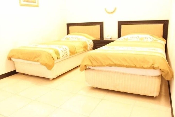 Room 5 of 12