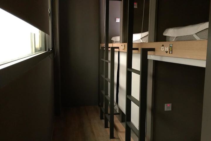 Room 13 of 60
