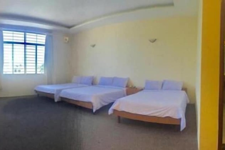 Room 10 of 29