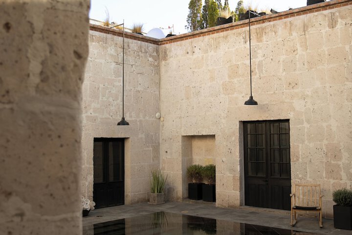 Hotel Exterior 43 of 74