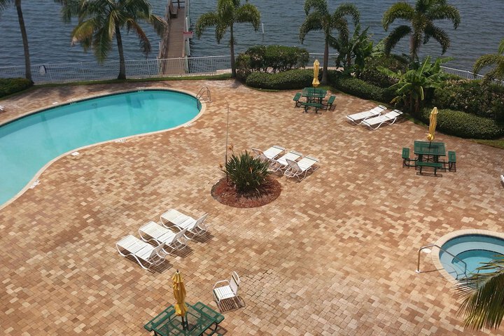 Pool Hotel