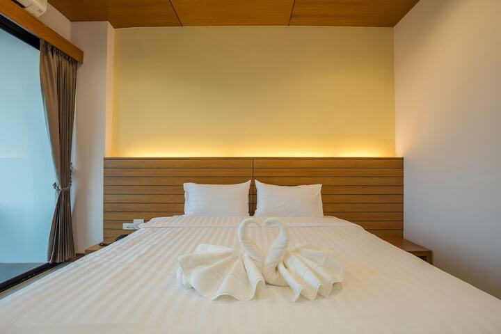 Room 9 of 29