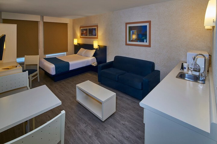 Room 9 of 22