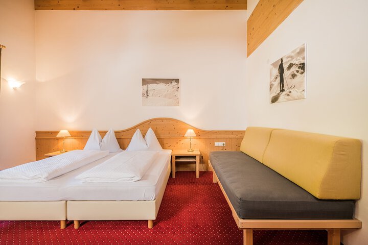 Room 10 of 43