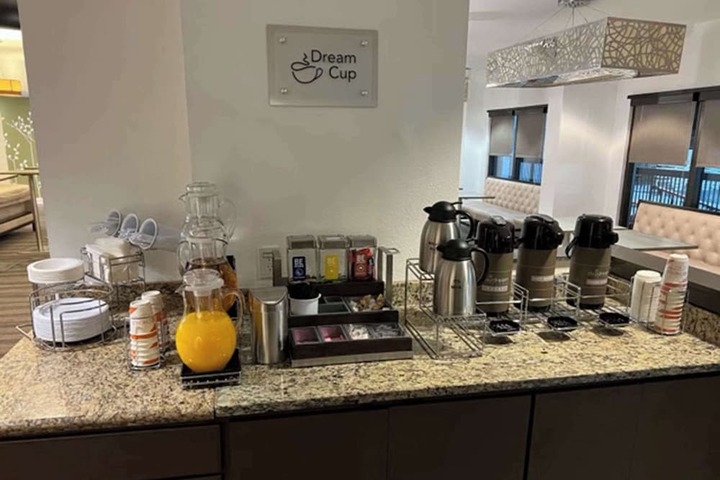 Breakfast area