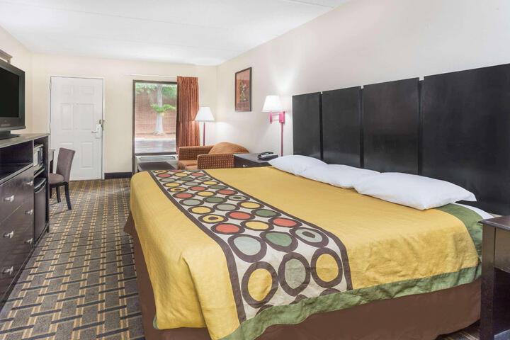 1 King Bed (13 of 13)