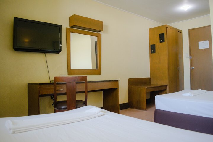 Room 15 of 42
