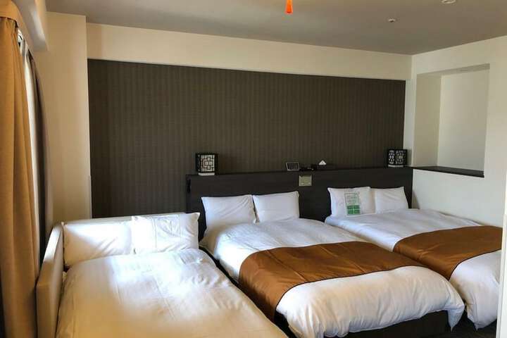 Room 4 of 31